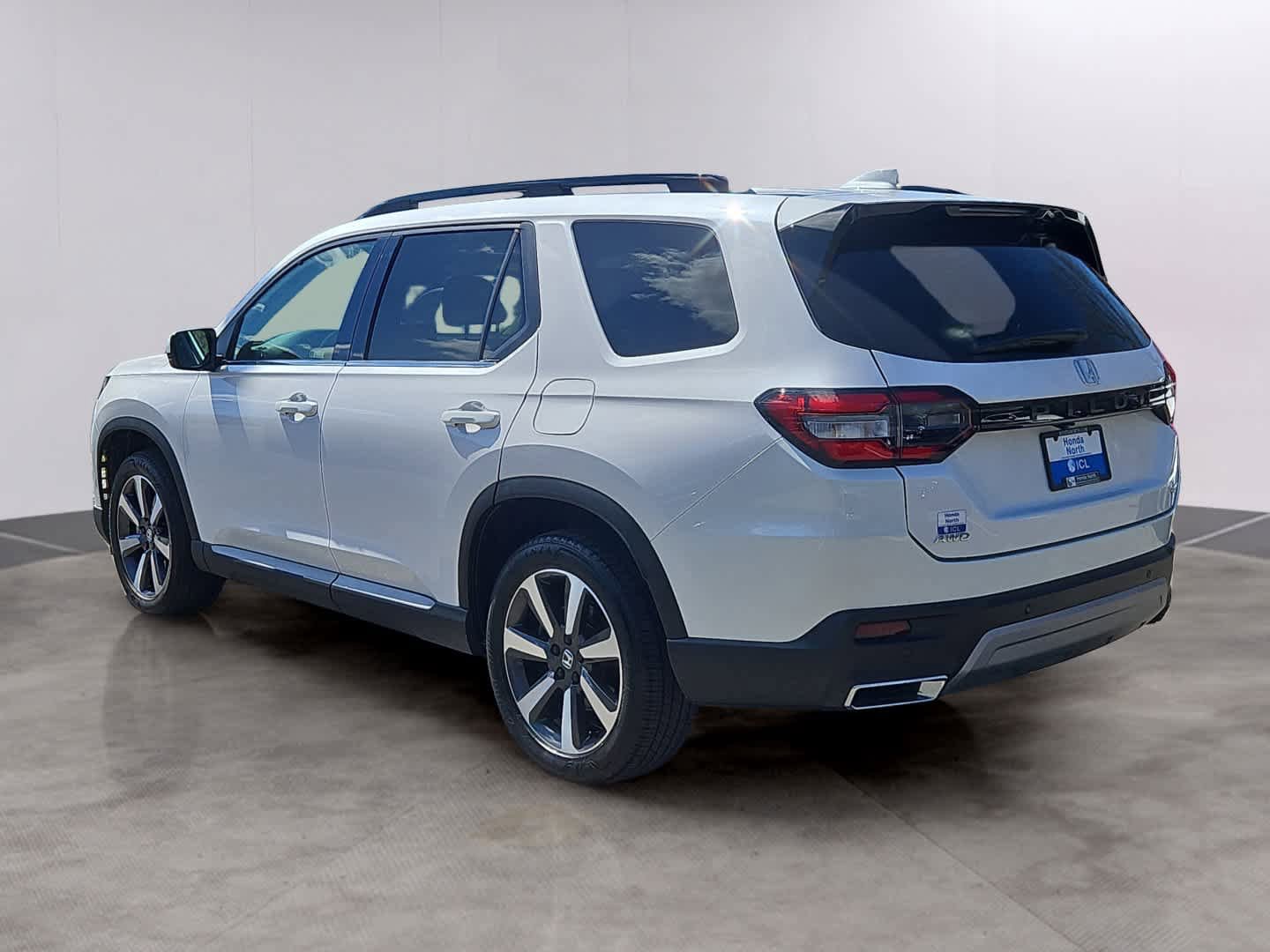 Used 2023 Honda Pilot Touring image 6