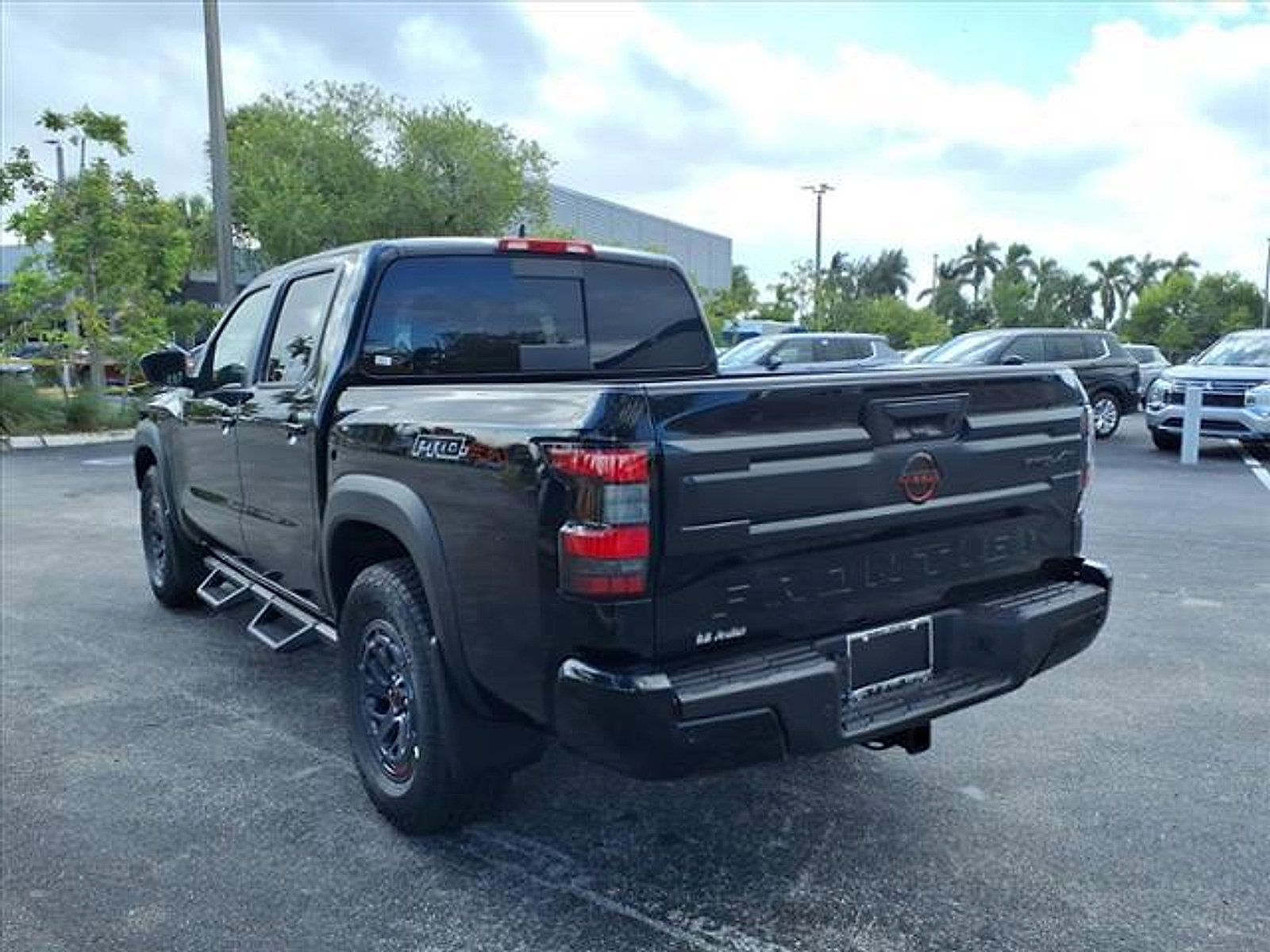 New 2026 Nissan Frontier PRO-4X w/ Pro-4x Convenience Package image 4