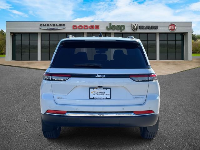 Used 2024 Jeep Grand Cherokee Laredo w/ MOPAR Finishing Package image 27