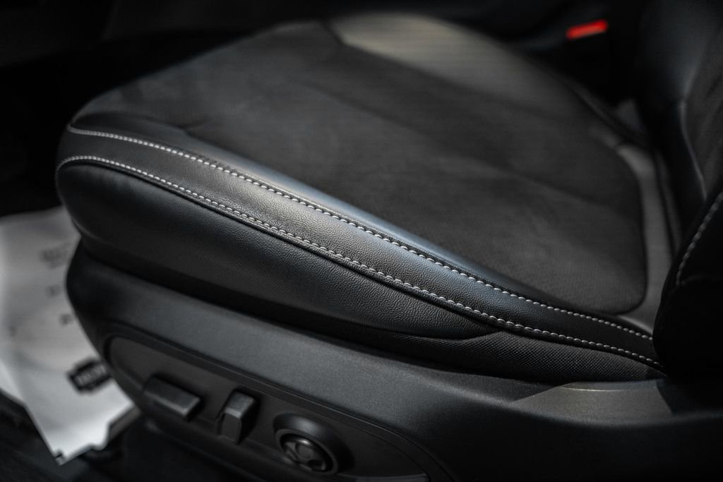 New 2025 Jeep Grand Cherokee Altitude image 34