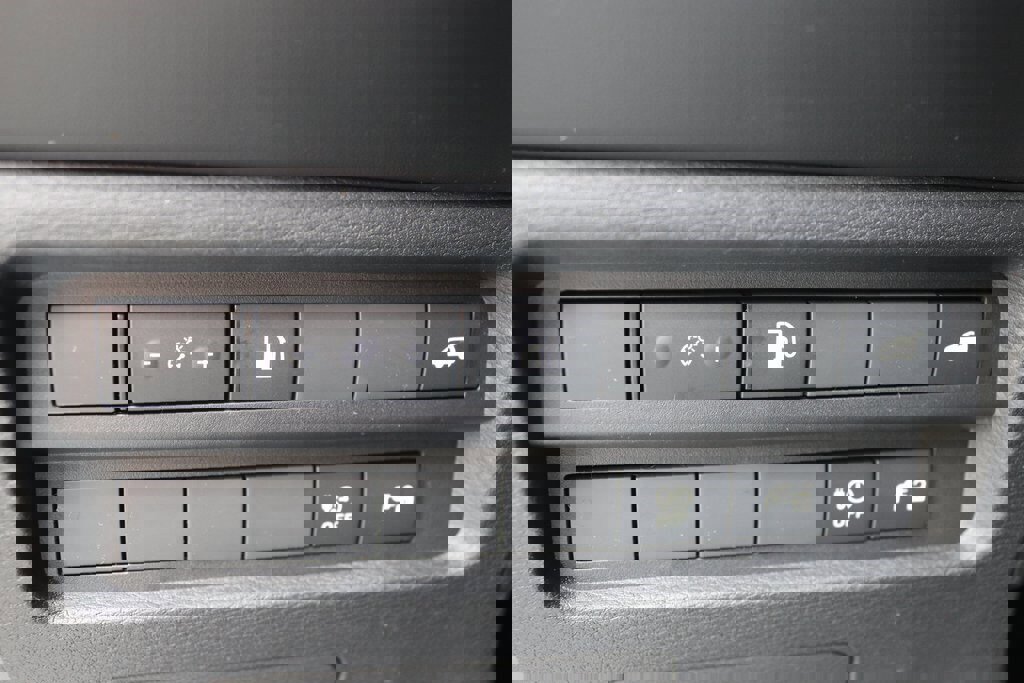 New 2025 Mitsubishi Outlander SE image 6