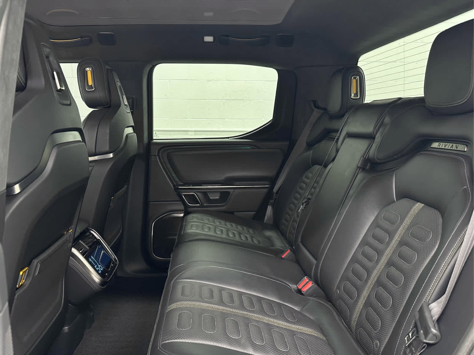 Used 2022 Rivian R1T Adventure image 15