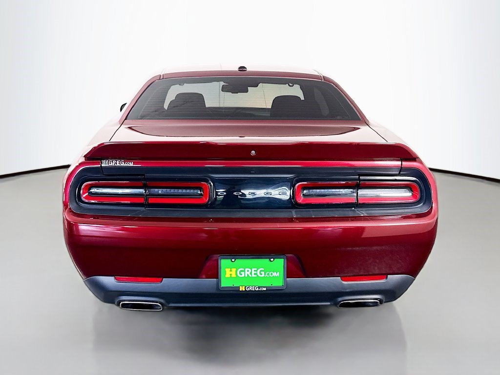 Used 2022 Dodge Challenger SXT RWD image 8