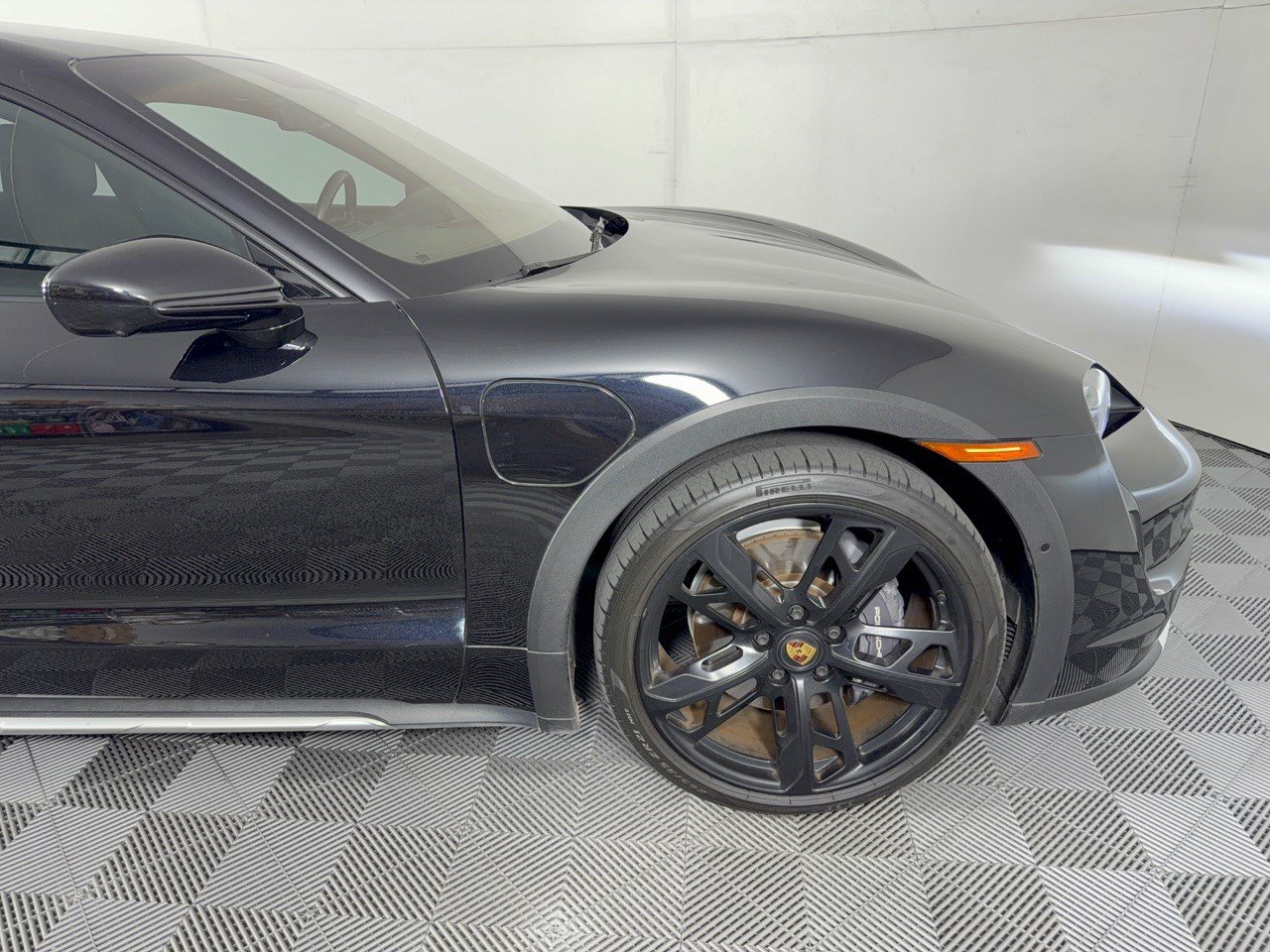 Certified 2022 Porsche Taycan 4 Cross Turismo AWD/4WD image 13