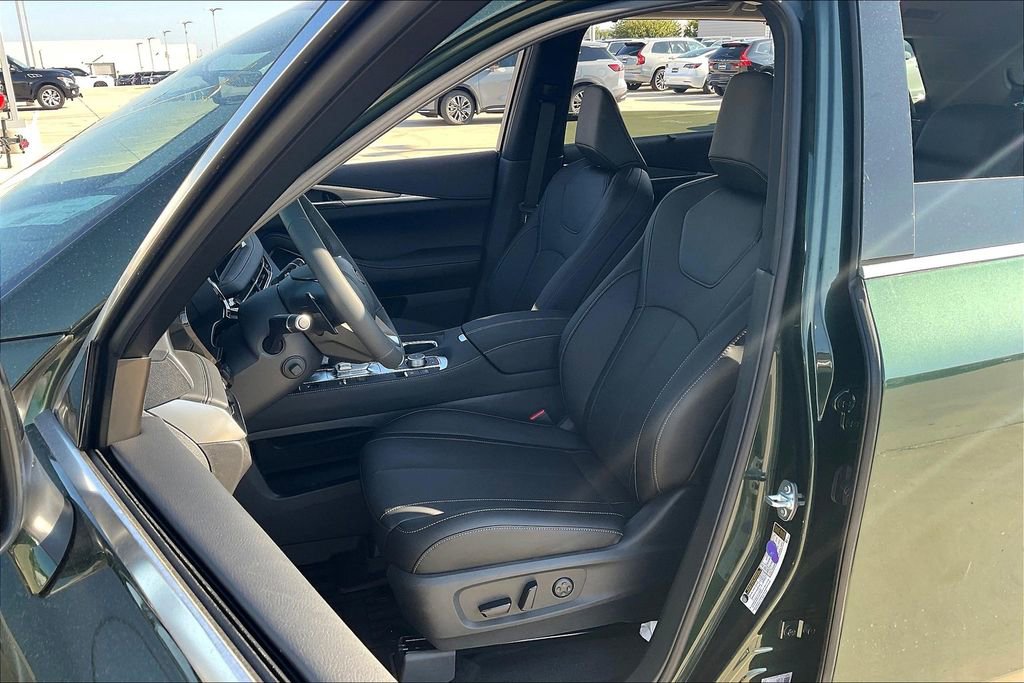 New 2026 INFINITI QX60 Luxe w/ Cargo Package image 17