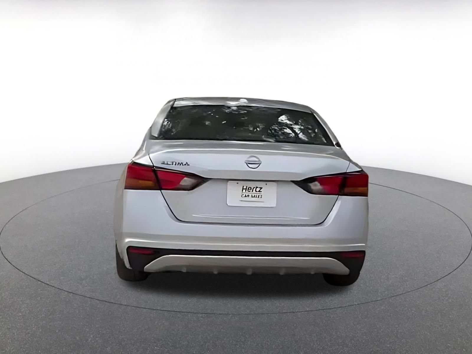 Used 2025 Nissan Altima 2.5 SV FWD image 11