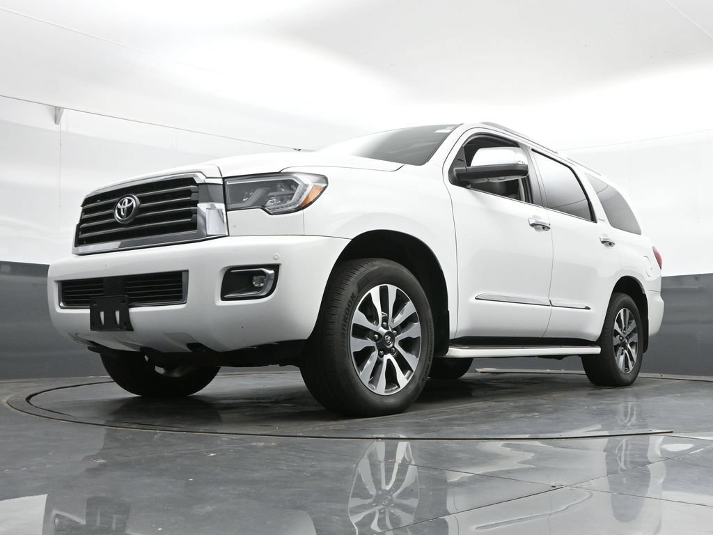 Used 2018 Toyota Sequoia Limited w/ Safety & Convenience Package AWD/4WD image 38