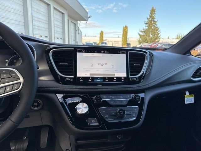 New 2026 Chrysler Pacifica Select AWD/4WD image 15