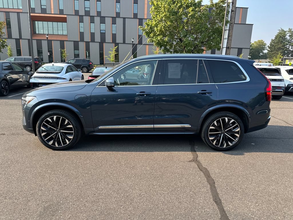 Used 2025 Volvo XC90 T8 Plus w/ Protection Package Premier AWD/4WD image 3