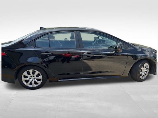 Used 2024 Toyota Corolla LE image 9