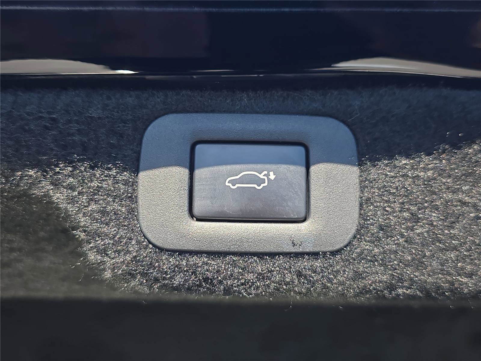 Used 2018 Lexus LS 500h w/ Accessory Package (Z2) image 10