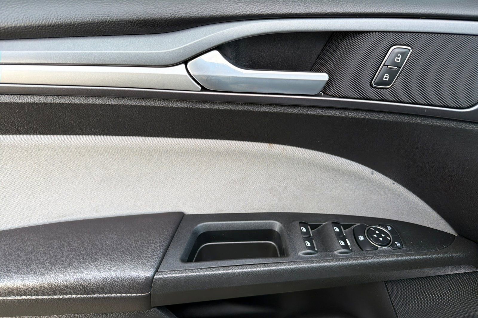 Used 2014 Ford Fusion S image 10