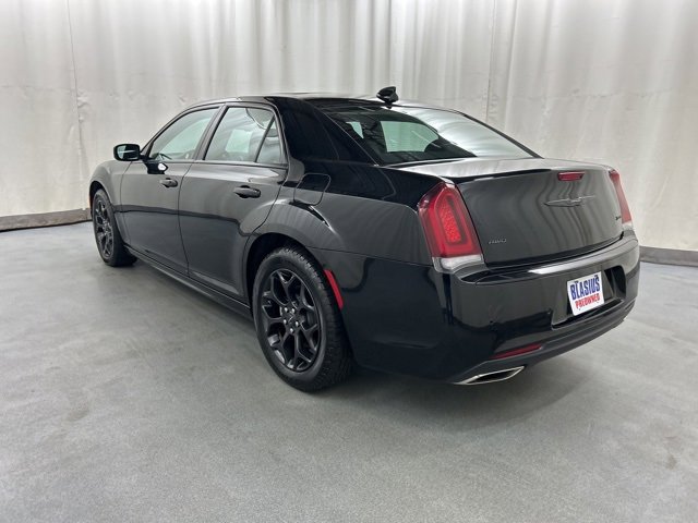 Used 2023 Chrysler 300 Touring L w/ Popular Equipment Group image 4