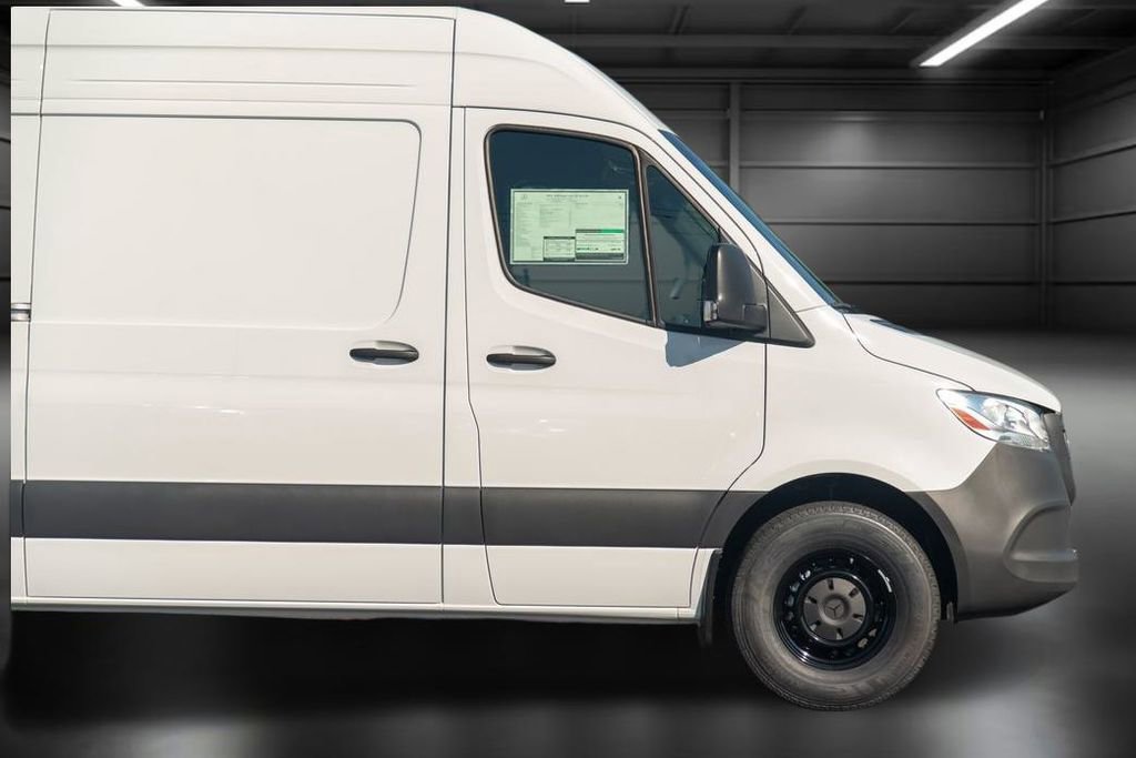 Used 2024 Mercedes-Benz Sprinter 2500 image 11