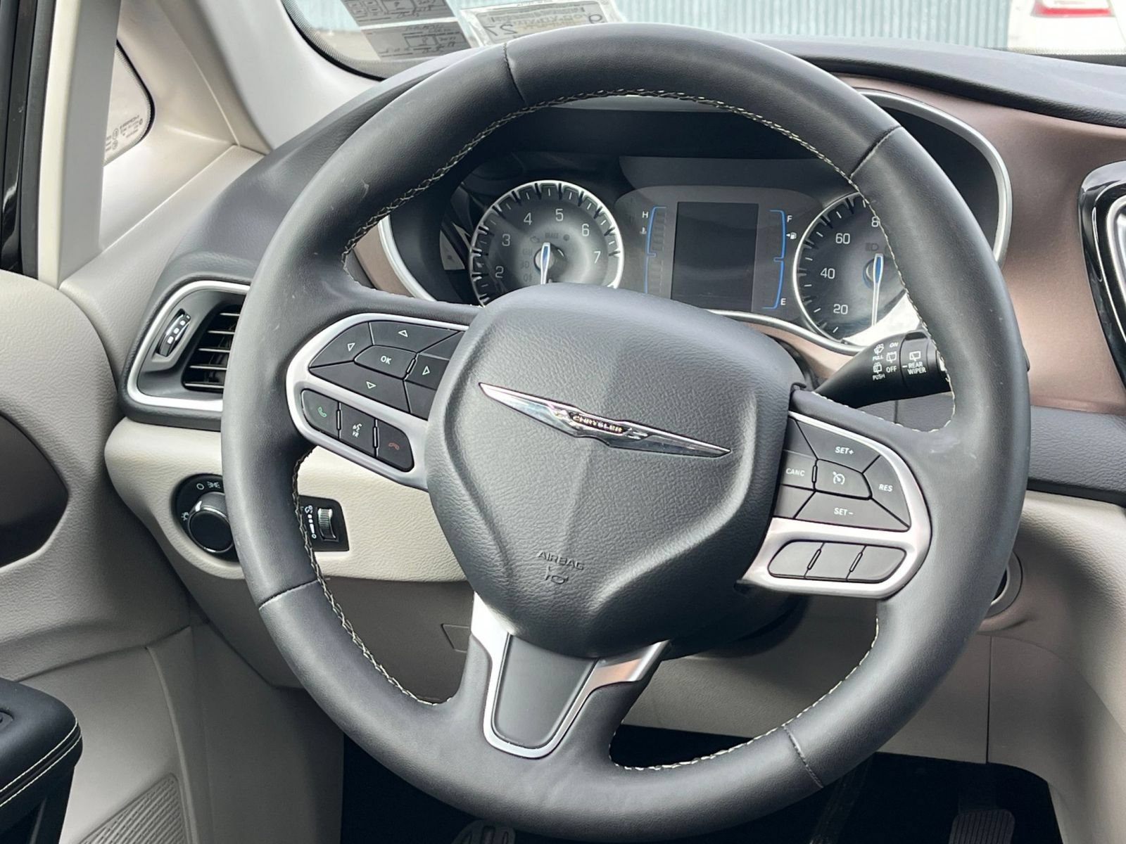 Used 2024 Chrysler Voyager LX FWD image 29
