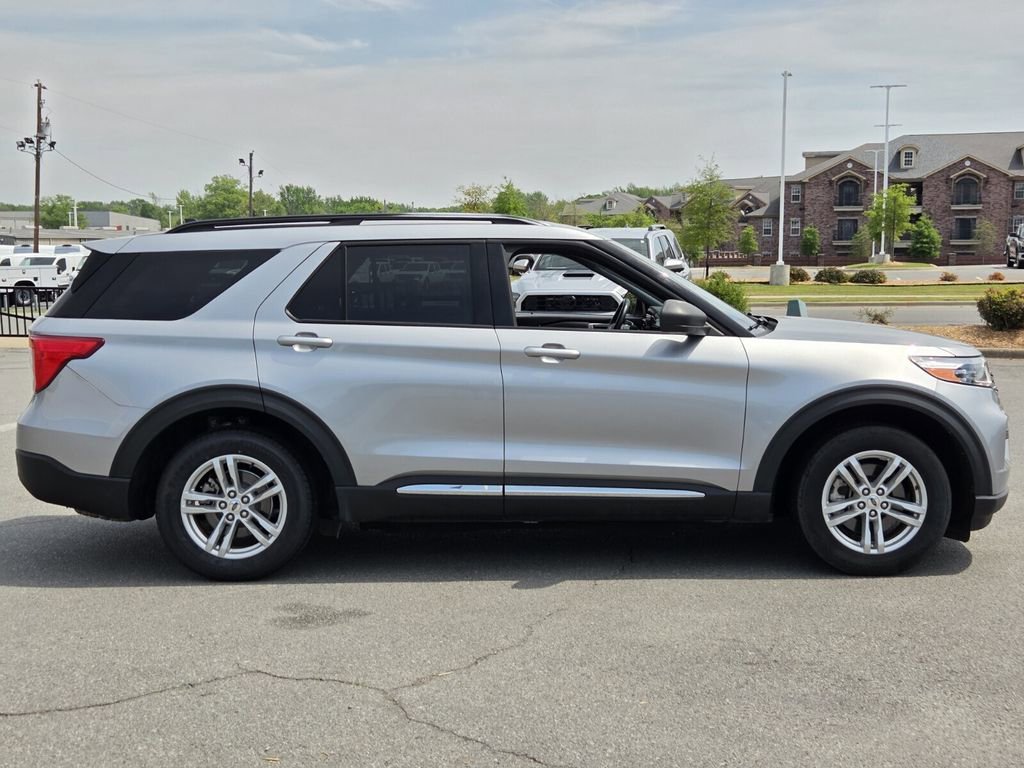 Used 2021 Ford Explorer XLT image 6