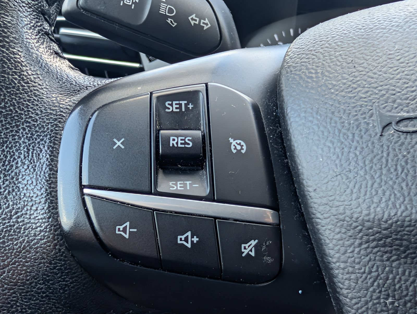 Used 2020 Ford Escape SEL FWD image 16