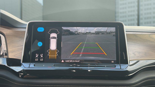 Used 2025 Volkswagen Atlas SE FWD image 26