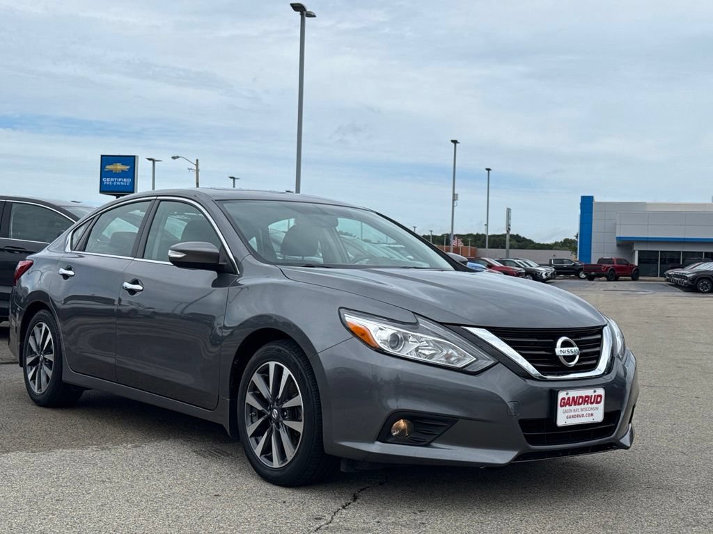 Used 2017 Nissan Altima 2.5 SV w/ Convenience Package