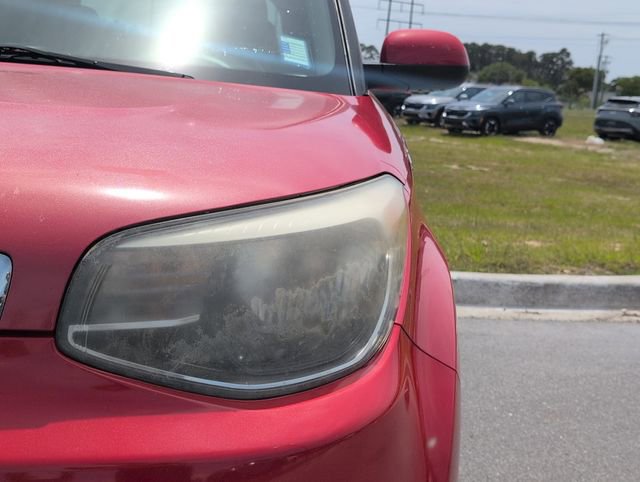 Used 2016 Kia Soul + FWD image 12