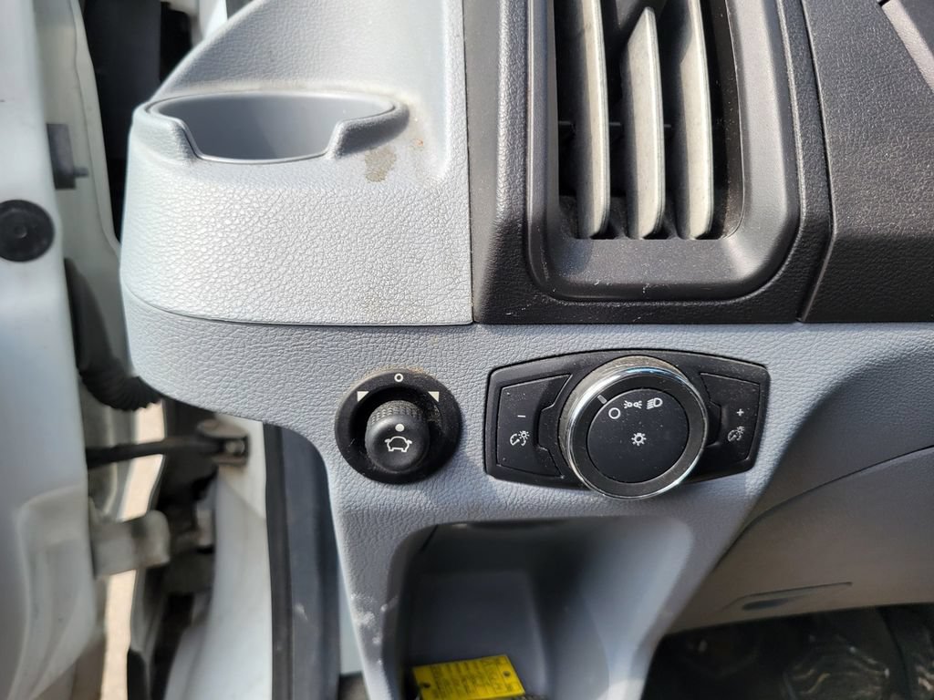 Used 2019 Ford Transit 150 130 Low Roof RWD image 17