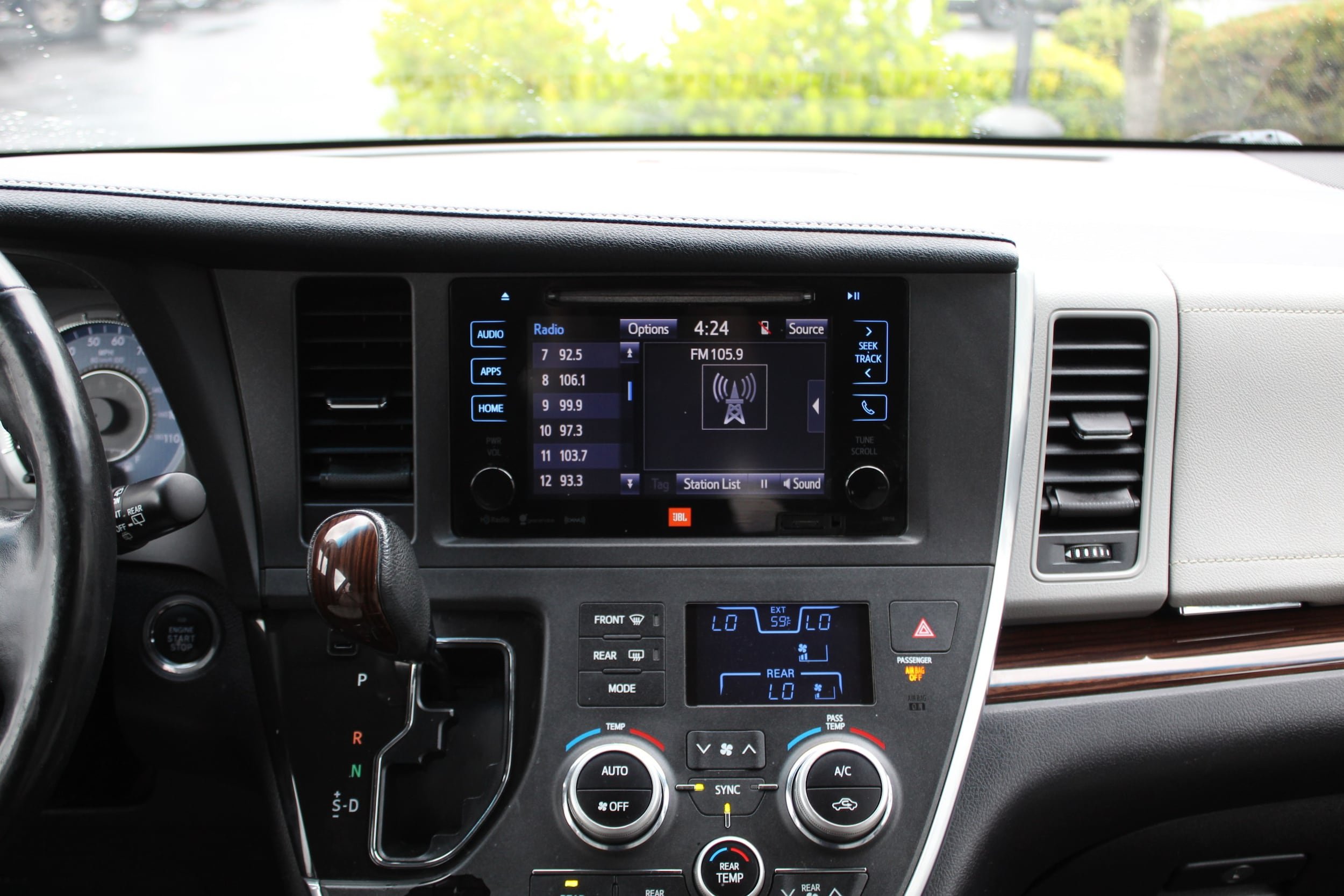 Used 2017 Toyota Sienna Limited AWD/4WD image 27