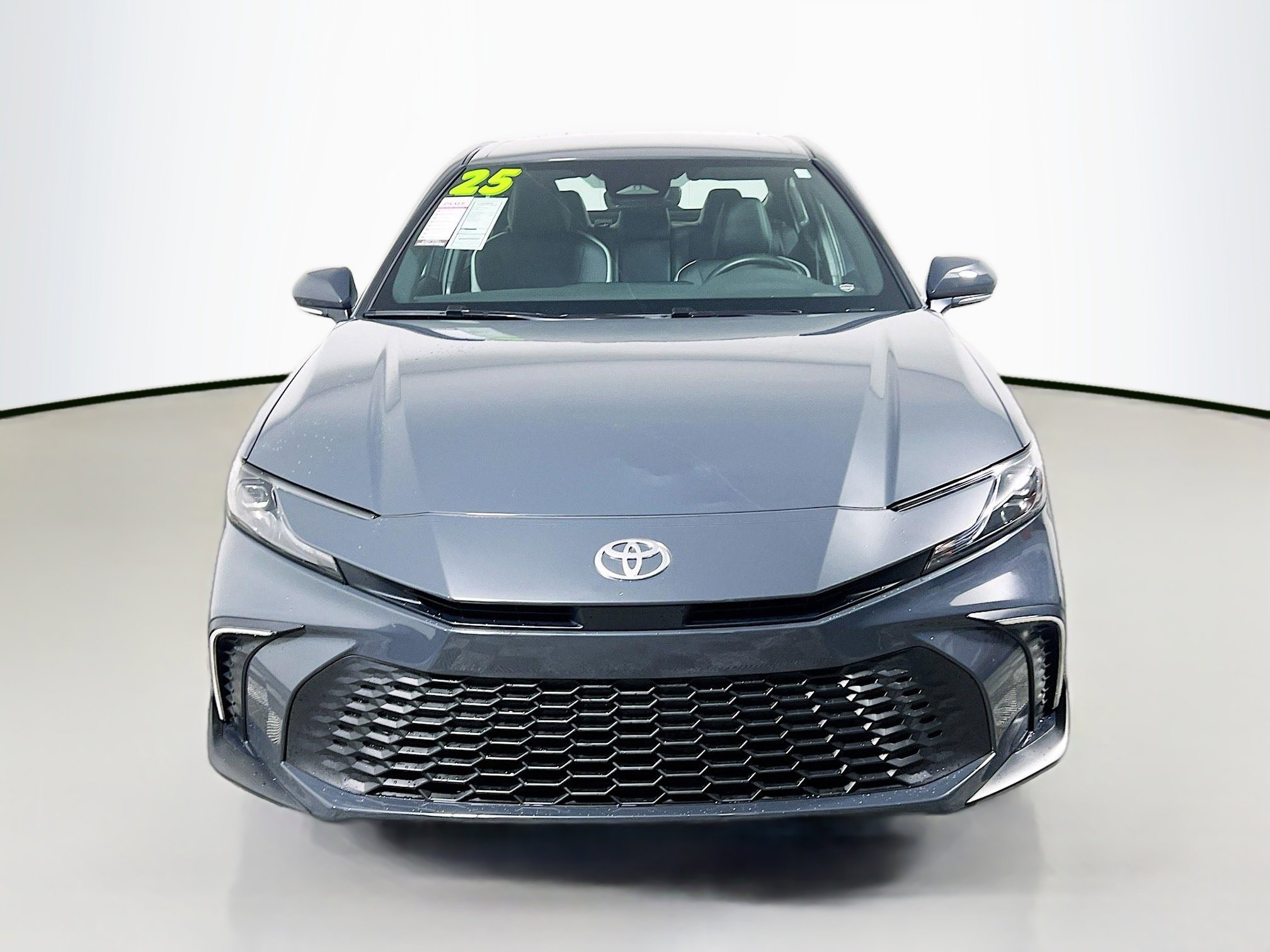 Used 2025 Toyota Camry SE w/ Multimedia Upgrade Package image 11