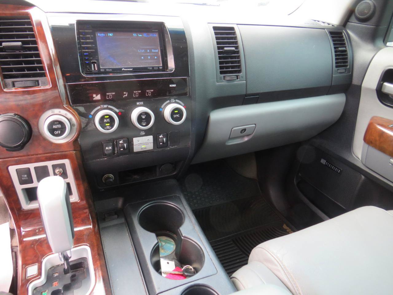 Used 2008 Toyota Sequoia Limited RWD image 15
