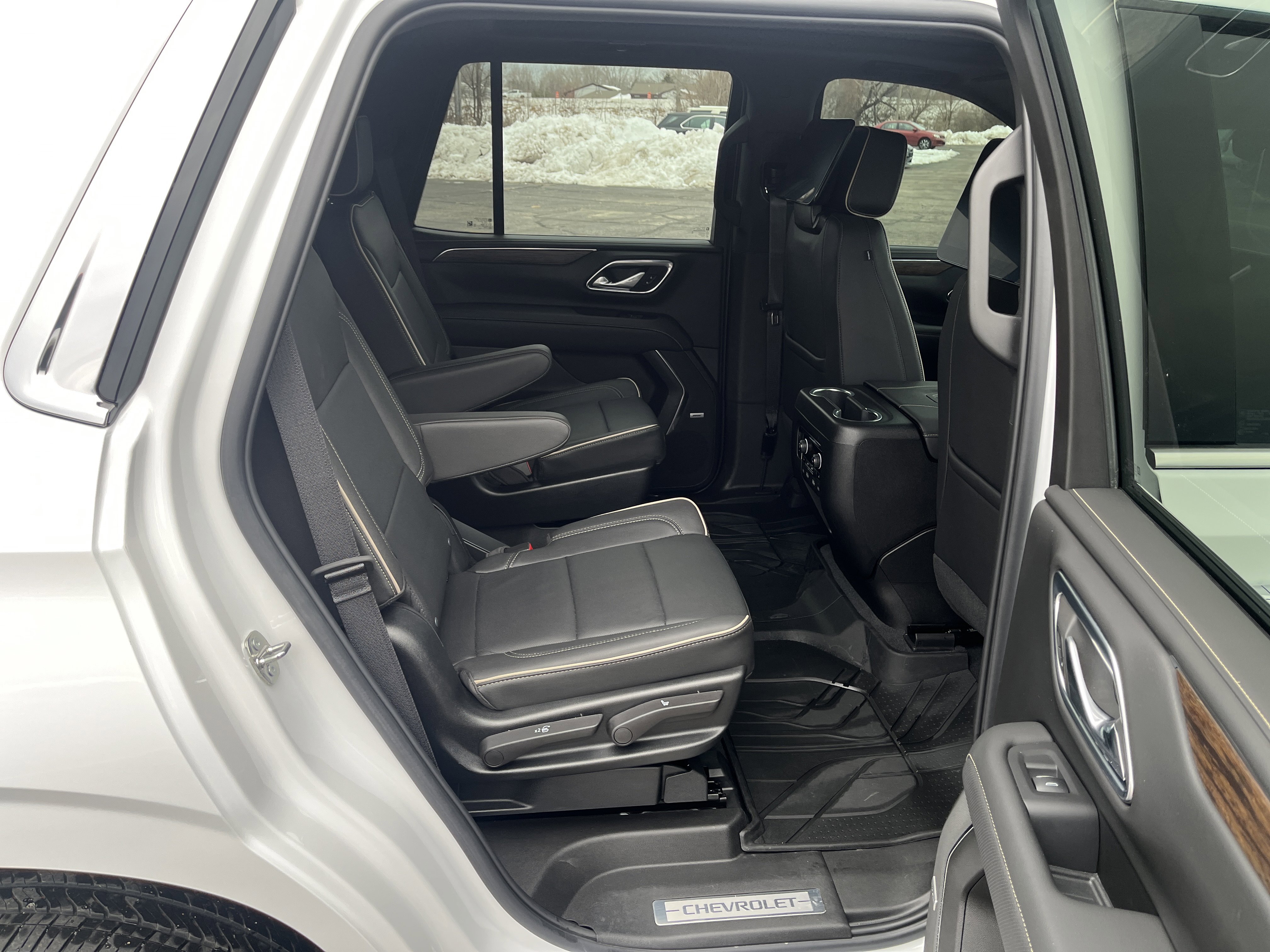 Used 2023 Chevrolet Tahoe Premier w/ Advanced Technology Package image 22