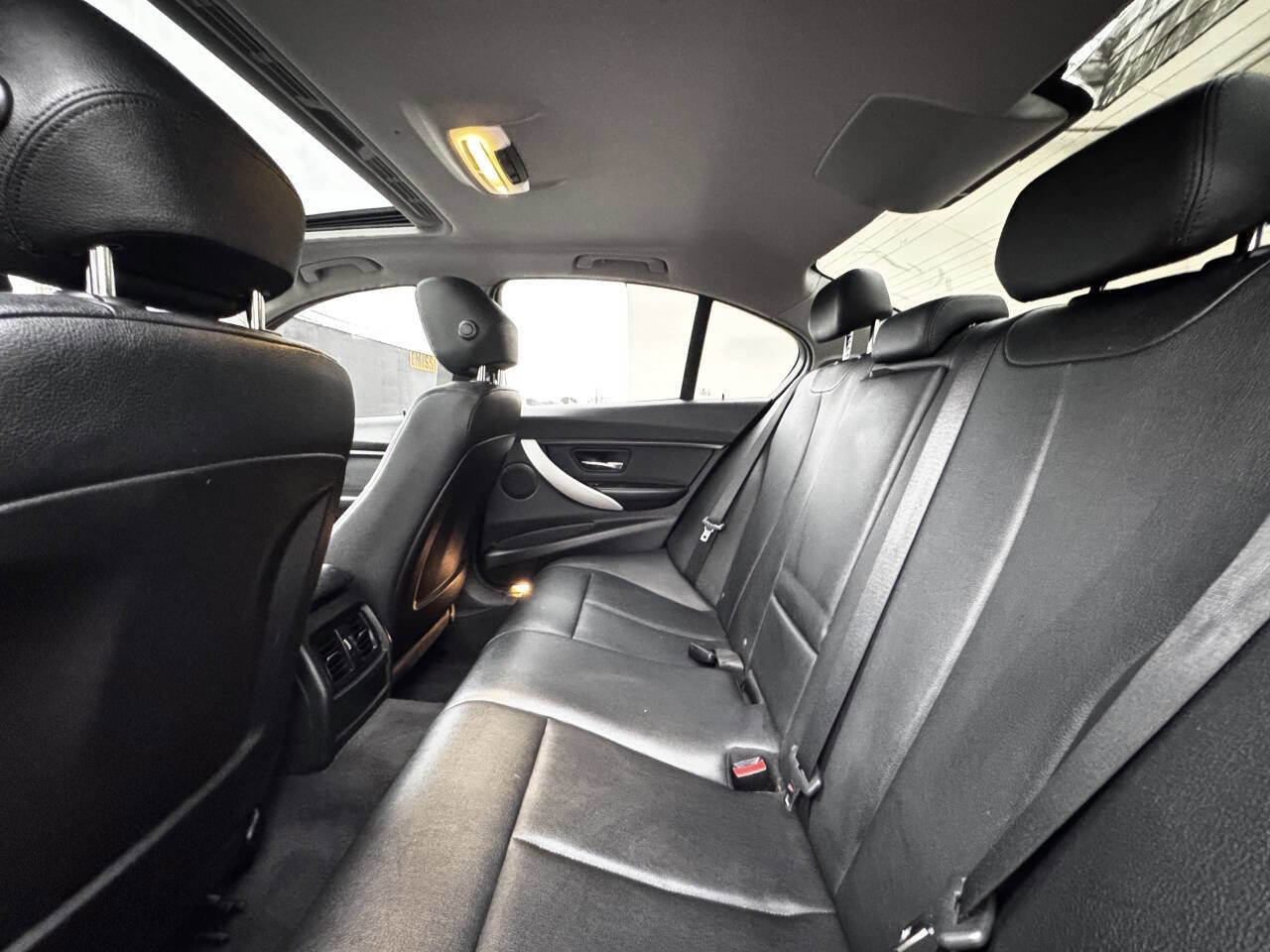 Used 2014 BMW 320i xDrive 320i xDrive AWD 4dr Sedan image 12