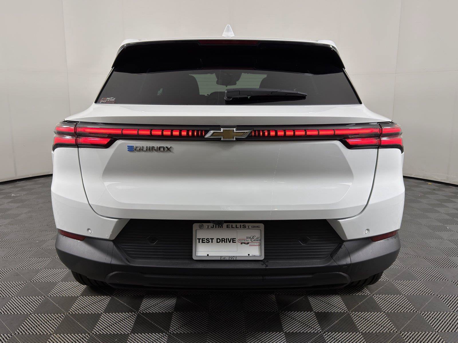 Certified 2025 Chevrolet Equinox EV LT FWD image 5