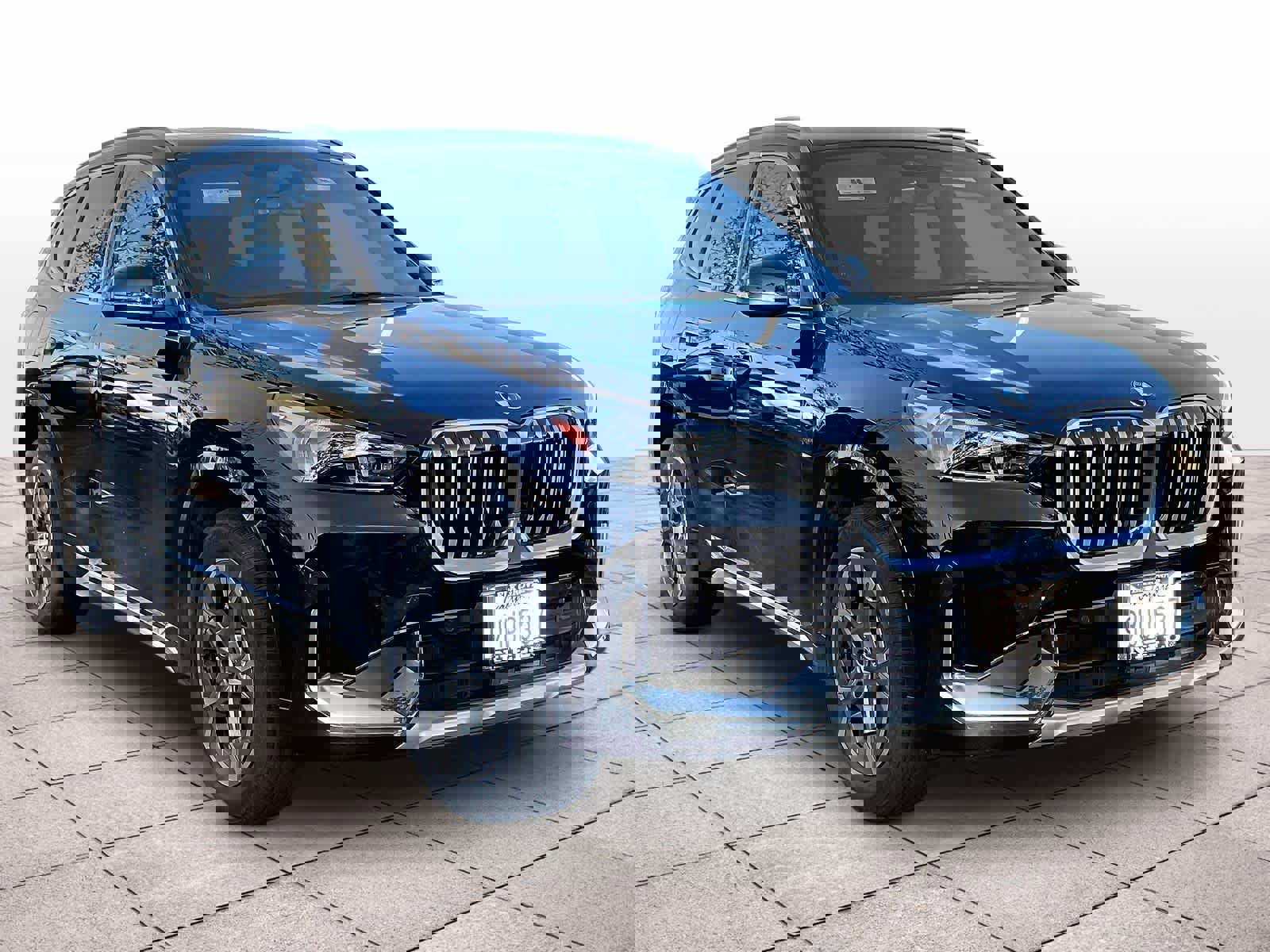 Used 2025 BMW X1 xDrive28i w/ Convenience Package image 2