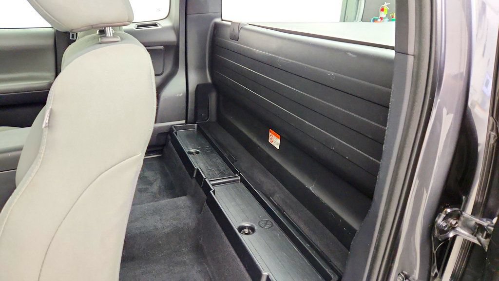 Used 2018 Toyota Tacoma SR RWD image 19