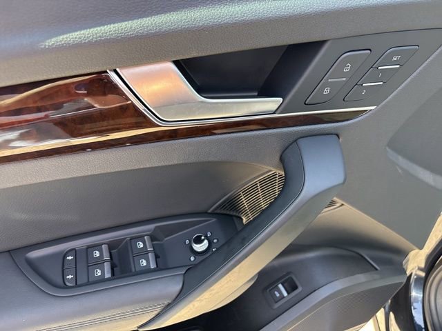 Used 2019 Audi Q5 2.0T Premium Plus w/ Premium Plus Package image 31