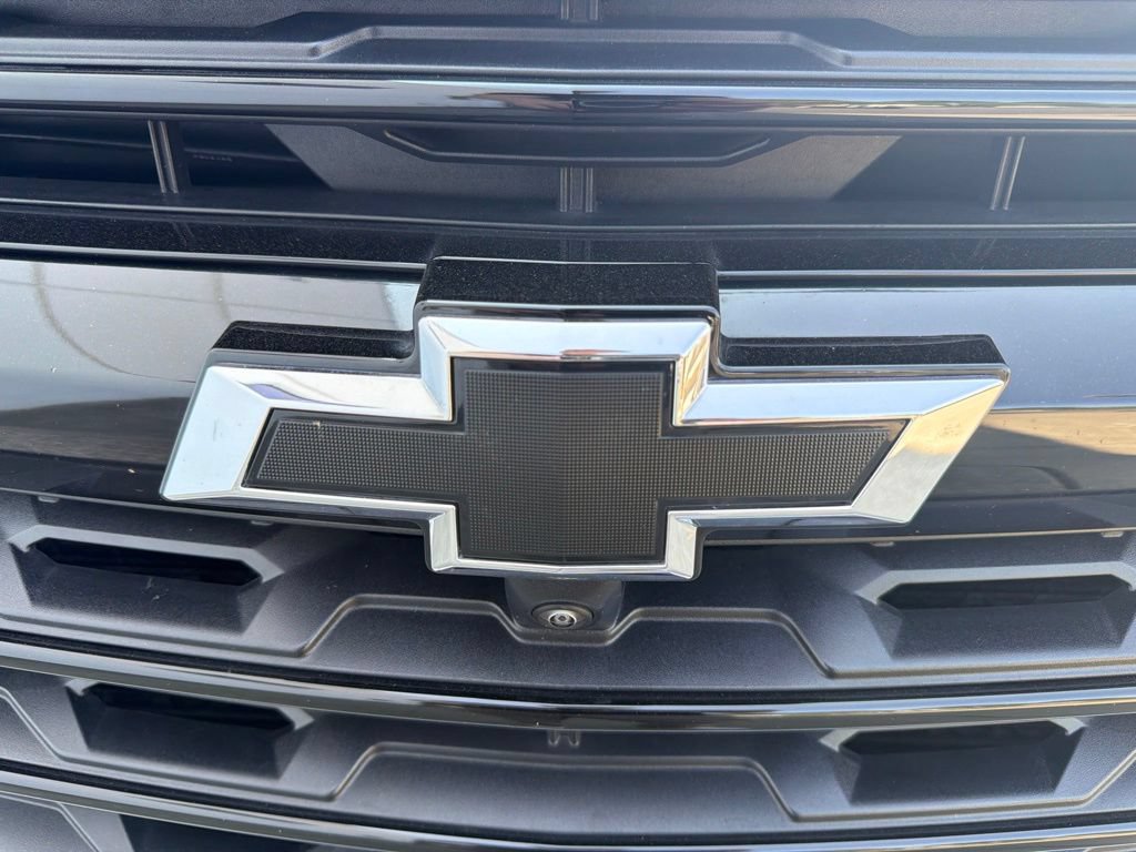 Used 2025 Chevrolet Traverse LT w/ Midnight/Sport Edition FWD image 29