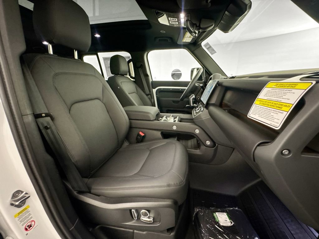 New 2026 Land Rover Defender 130 X-Dynamic SE AWD/4WD image 28