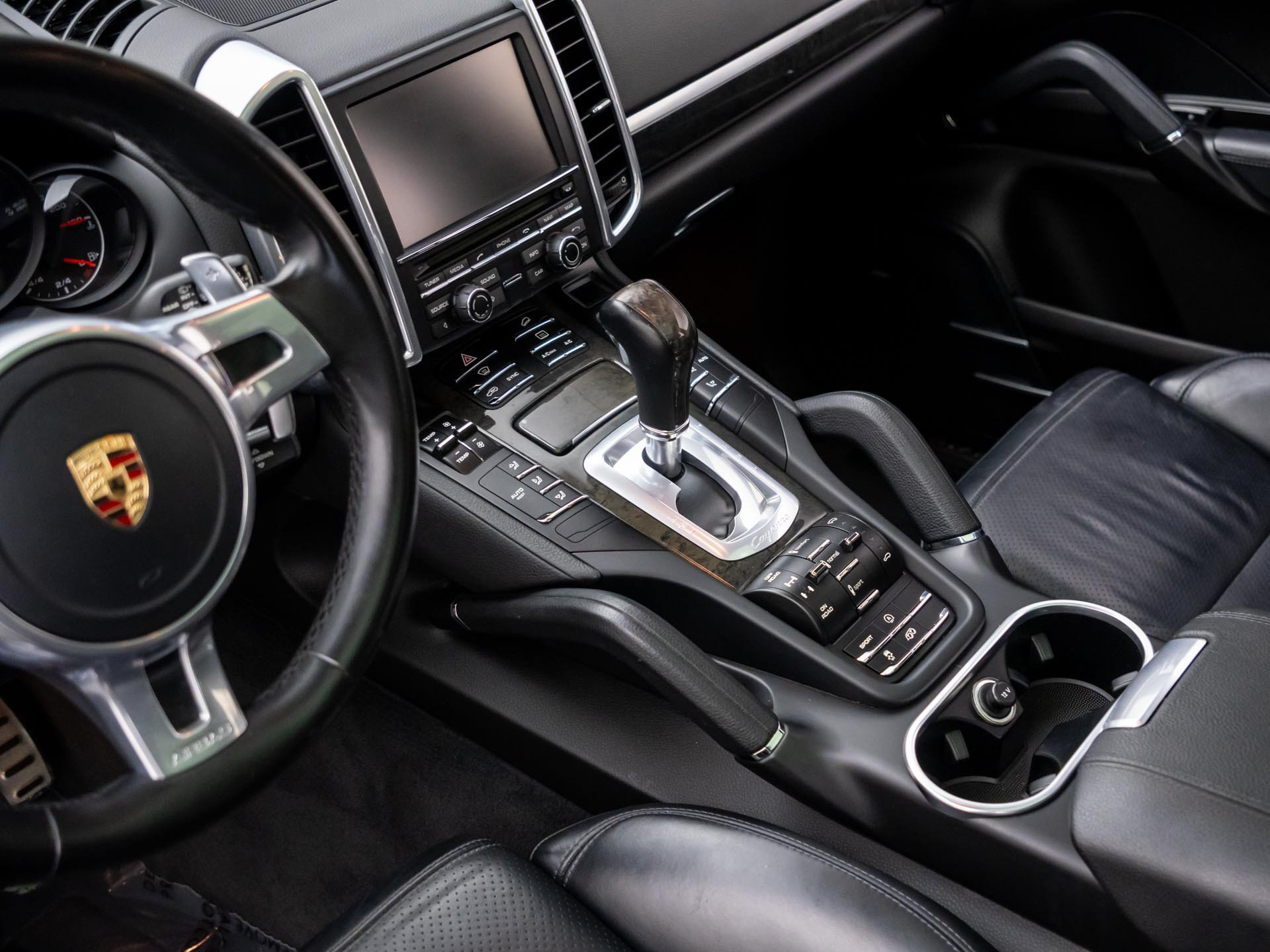 Used 2014 Porsche Cayenne GTS AWD/4WD image 13