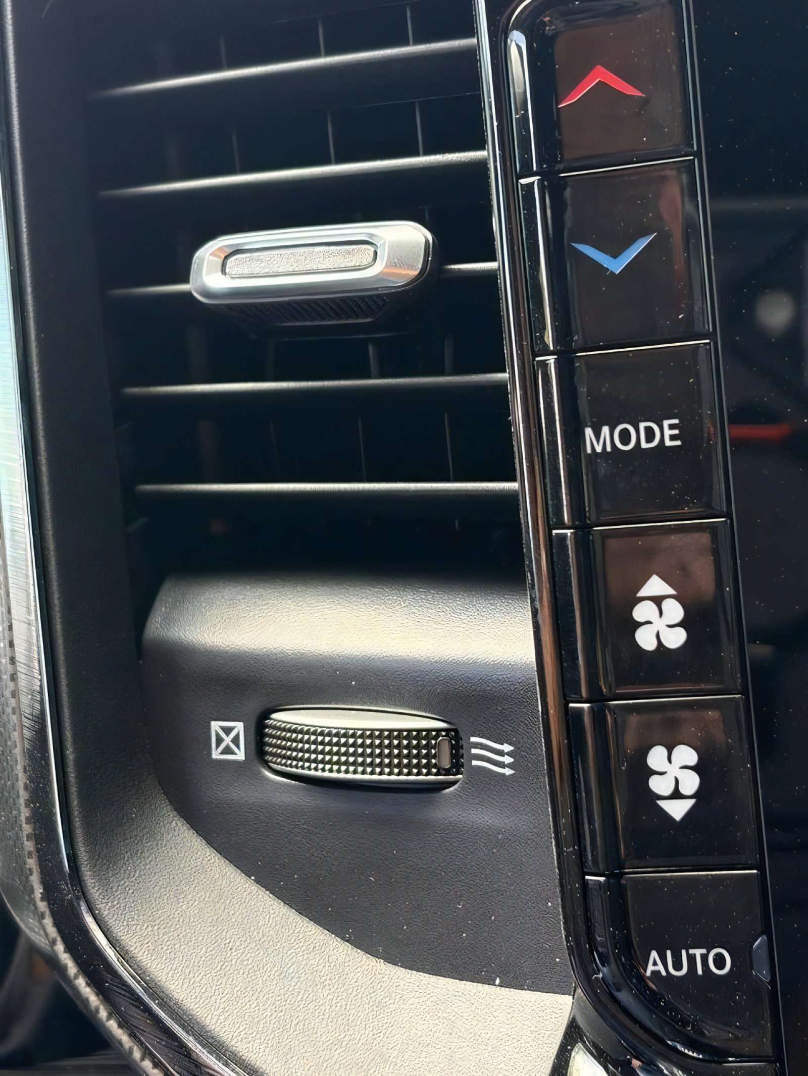New 2026 RAM 2500 Limited AWD/4WD image 25