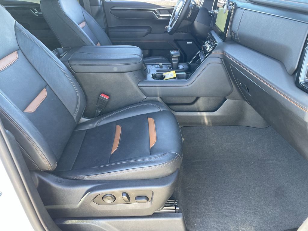 Used 2023 GMC Sierra 1500 AT4 image 28