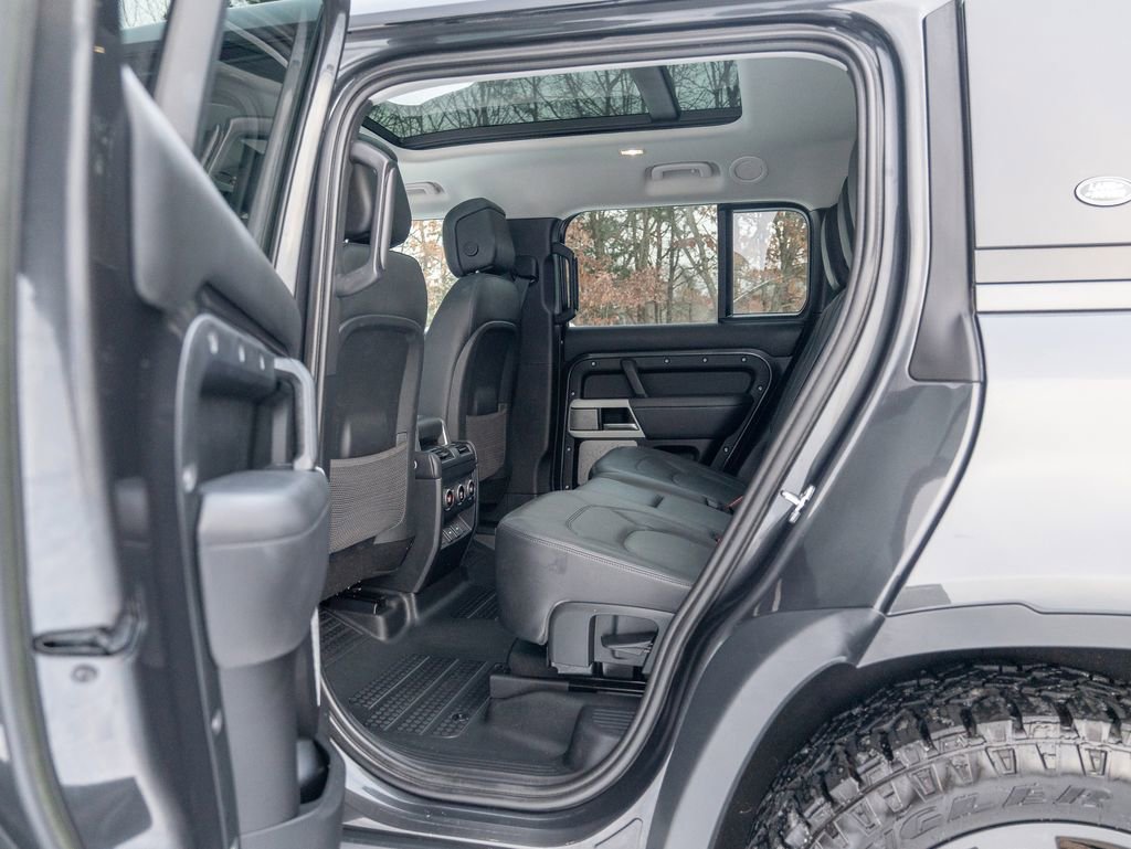Certified 2023 Land Rover Defender 130 SE image 32
