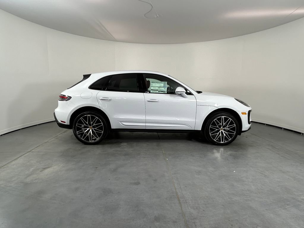New 2026 Porsche Macan AWD/4WD image 8