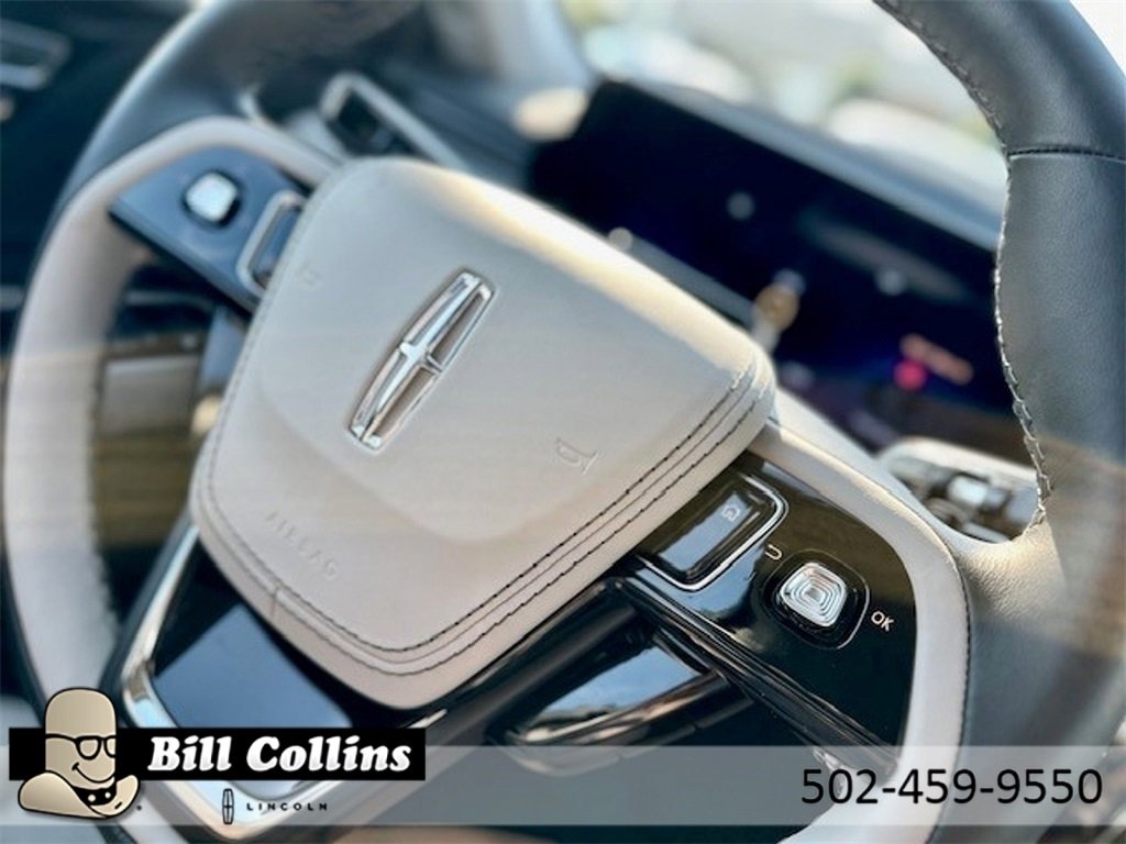 New 2025 Lincoln Aviator AWD w/ Jet Appearance Package image 13