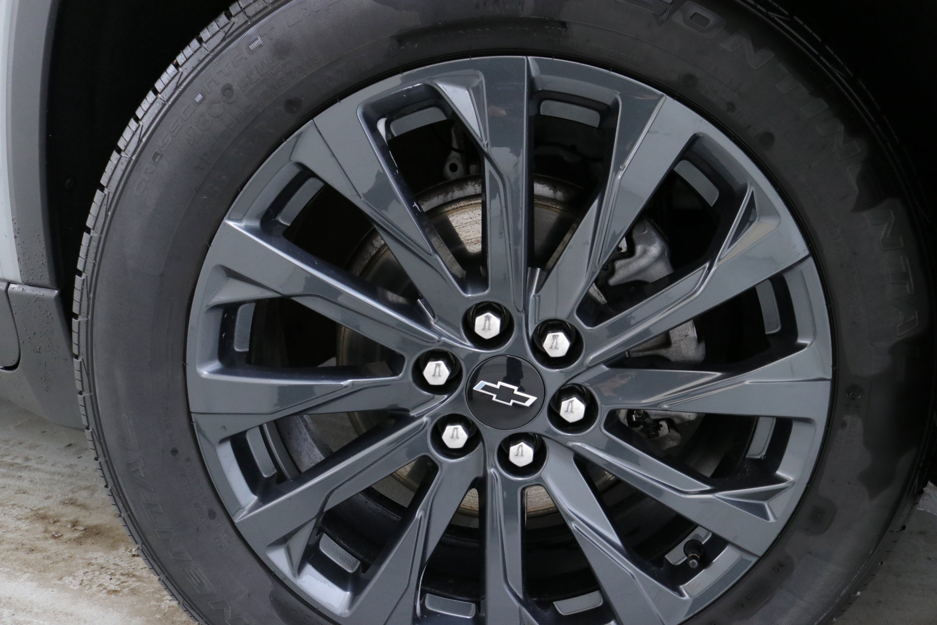 Used 2023 Chevrolet Traverse RS image 34