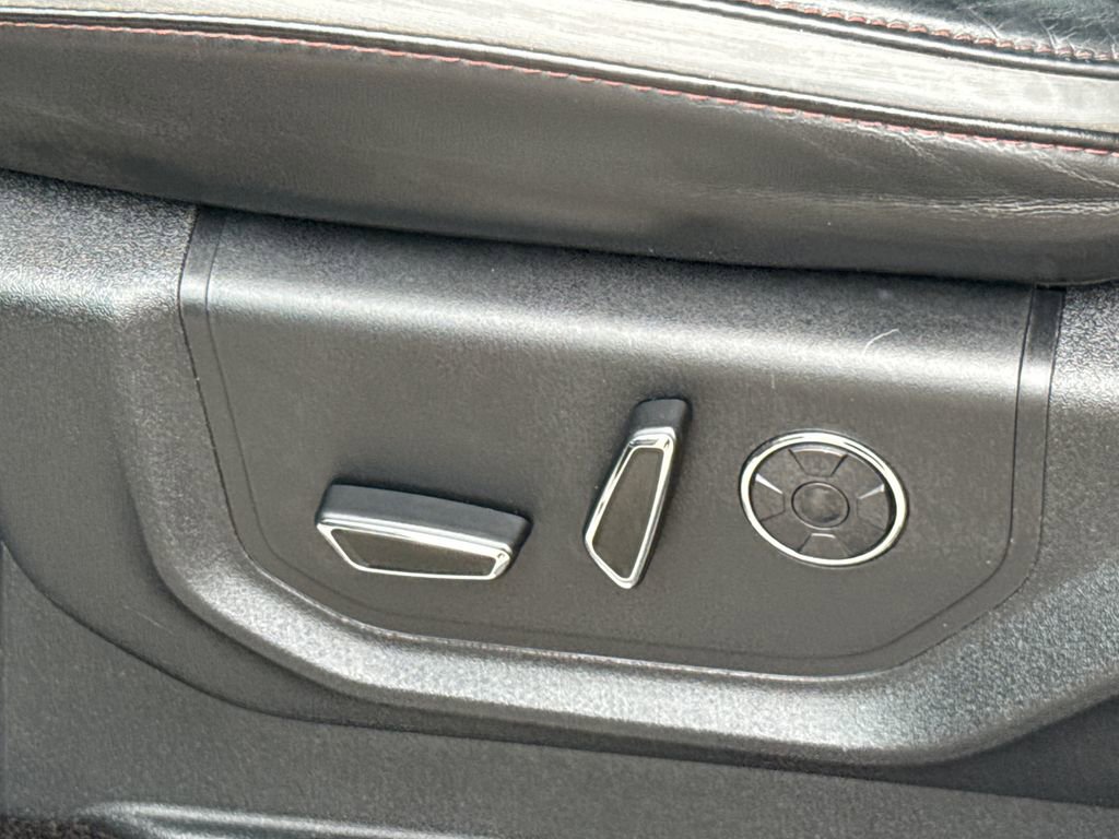 Certified 2018 Ford F150 Platinum w/ Equipment Group 701A Luxury image 26