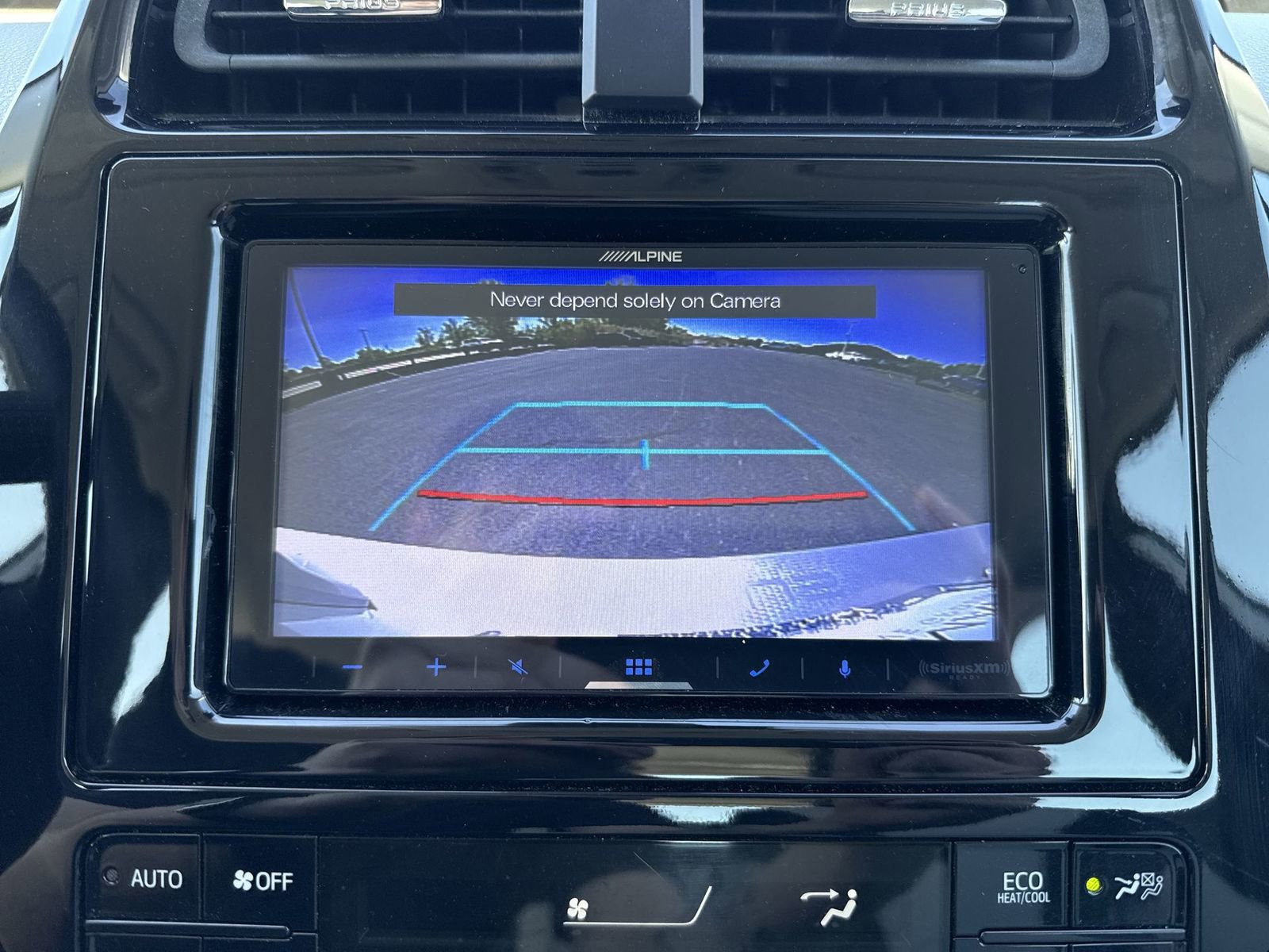 Used 2019 Toyota Prius XLE w/ Carpet Mat Package AWD/4WD image 18