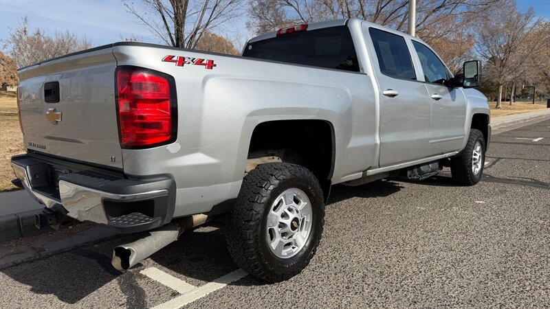 Used 2019 Chevrolet Silverado 2500 LT AWD/4WD image 11