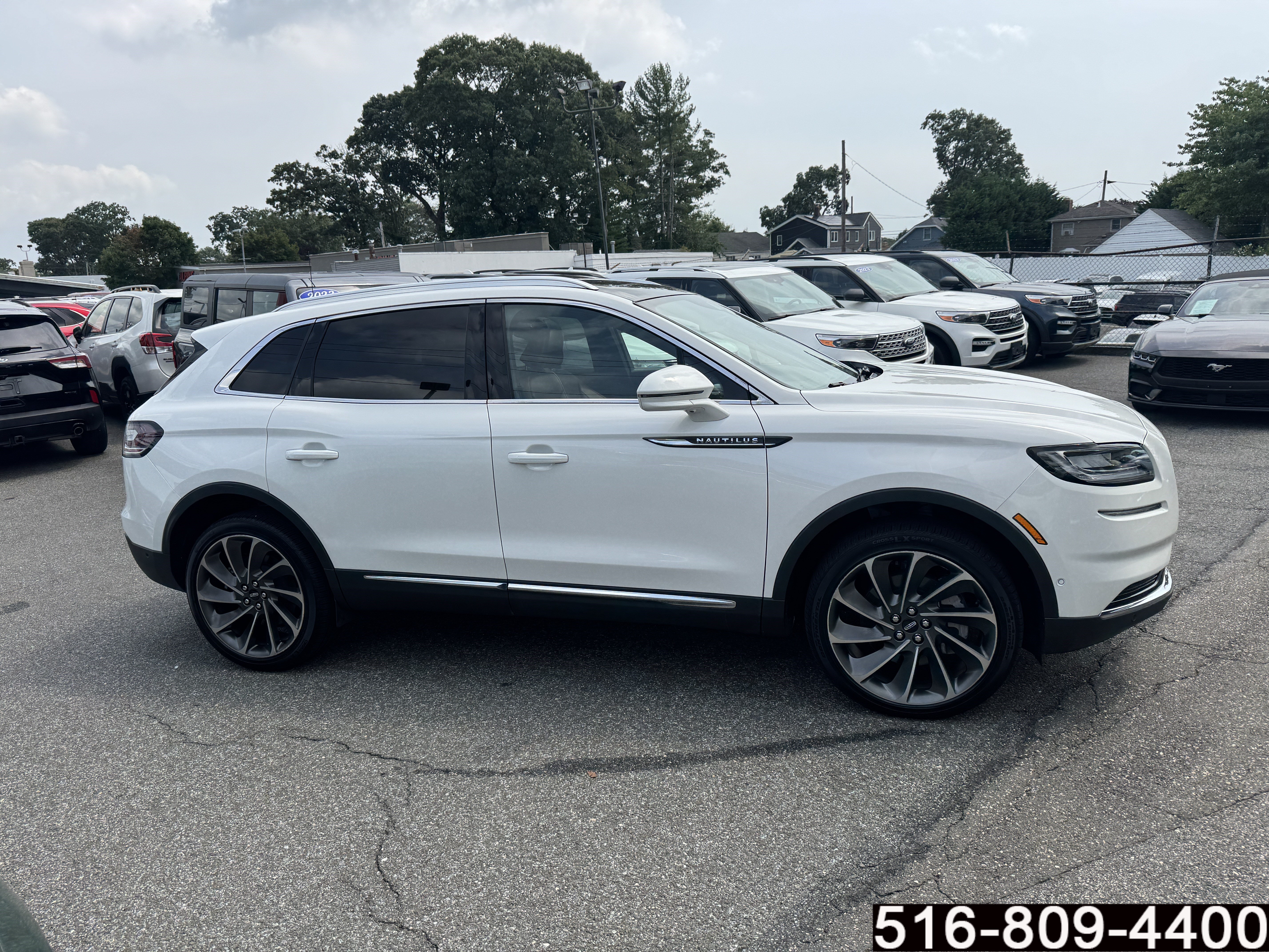 Used 2022 Lincoln Nautilus Reserve w/ Equipment Group 201A AWD/4WD image 4