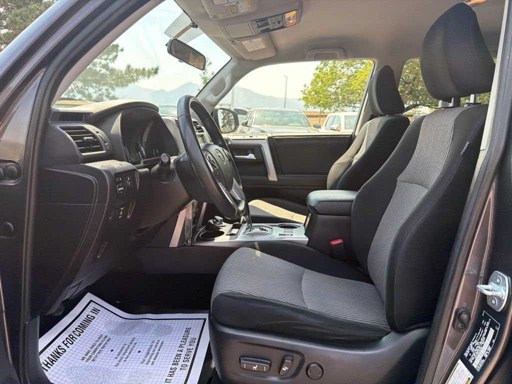 Used 2018 Toyota 4Runner SR5 AWD/4WD image 23