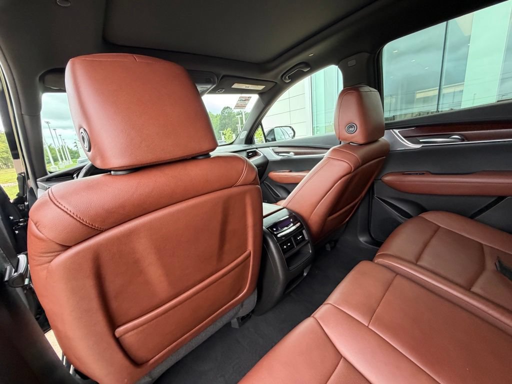 Used 2023 Cadillac XT5 Sportv w/ Technology Package AWD/4WD image 17