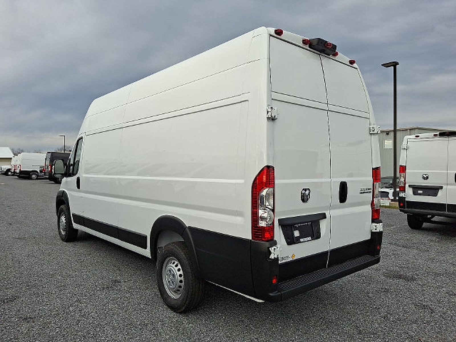 Used 2024 RAM ProMaster 3500 w/ Safety Group FWD image 3